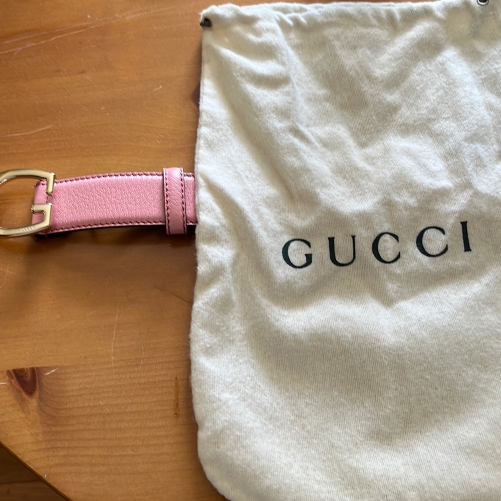 Gucci pink leather belt size 80/32.